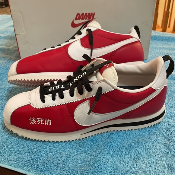 Nike - Picture 9 of 17